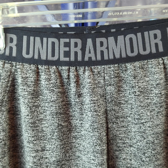 Under Armour sz M Loose Fit Alien Gray Heat Gear Capri Joggers - Picture 3 of 6